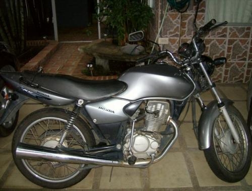  Se vende moto honda titan   gris en Alajuela
