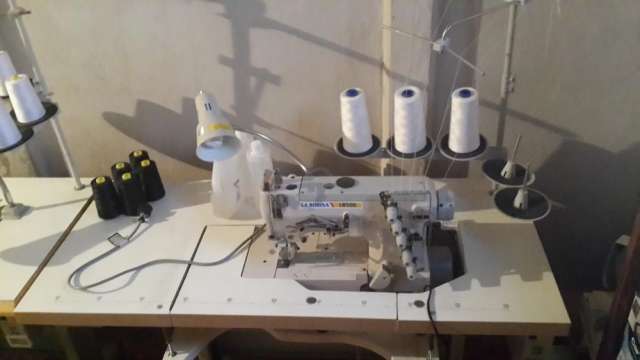 Vendo maquina de coser industrial cover nueva