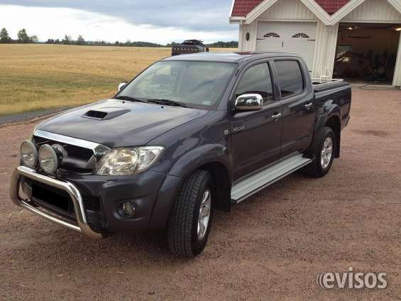 Toyota hilux 2011 года